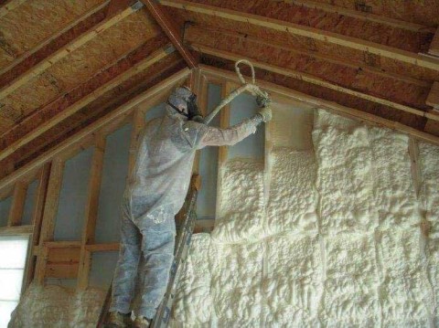 現(xiàn)場發(fā)泡聚氨酯建筑保溫隔熱材料的技術(shù)特點