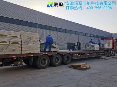 巖棉復合板已經正常發貨